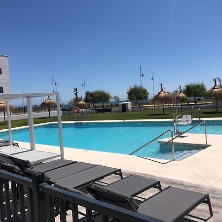 Bajo Con Jardin En Primera Linea De Playa Málaga Exteriör bild