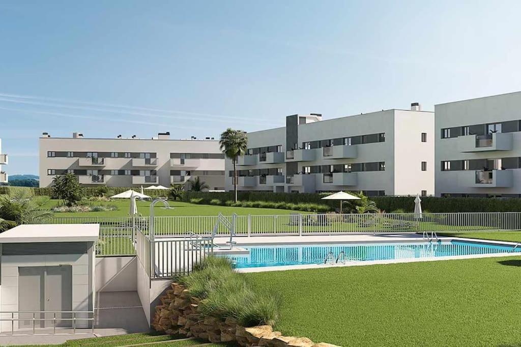 Bajo Con Jardin En Primera Linea De Playa Málaga Exteriör bild