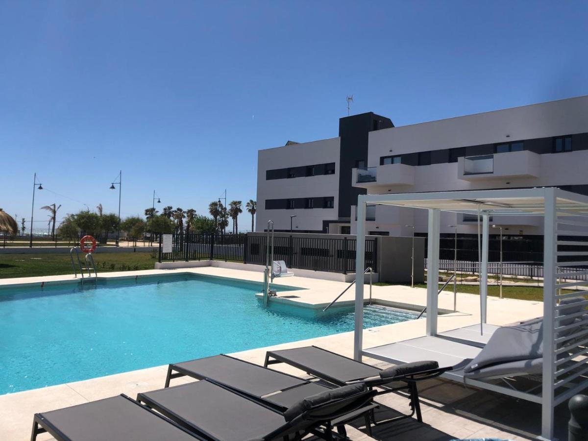 Bajo Con Jardin En Primera Linea De Playa Málaga Exteriör bild